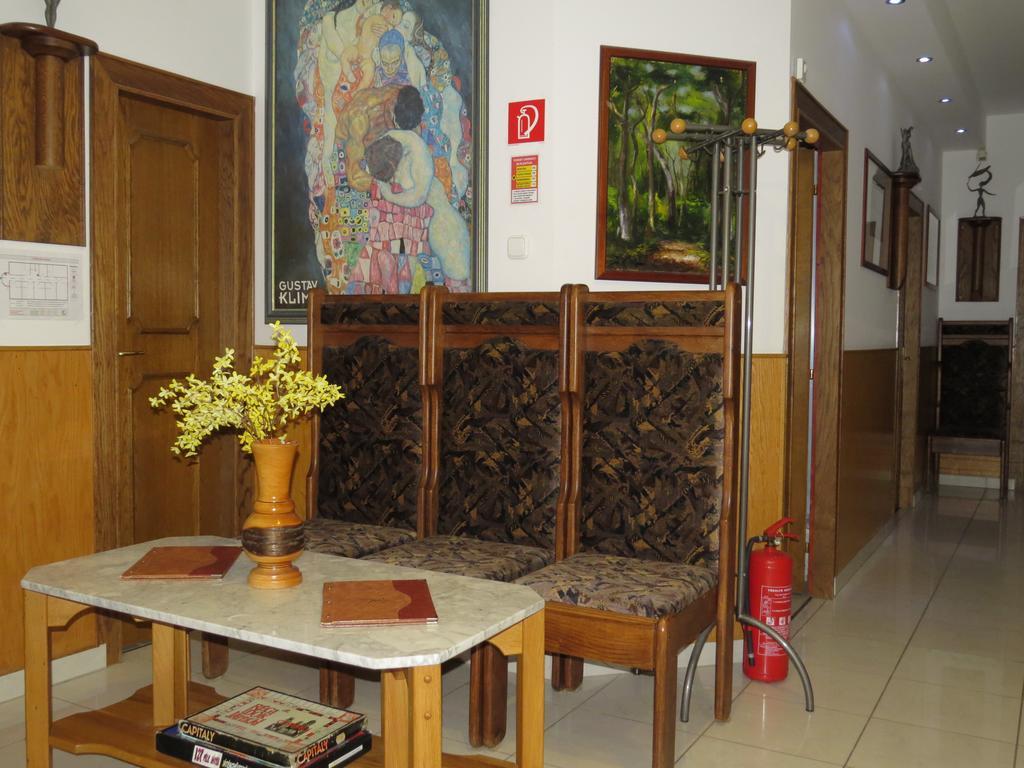 Bed and Breakfast Rezkakas Fogado Zirc Exterior foto